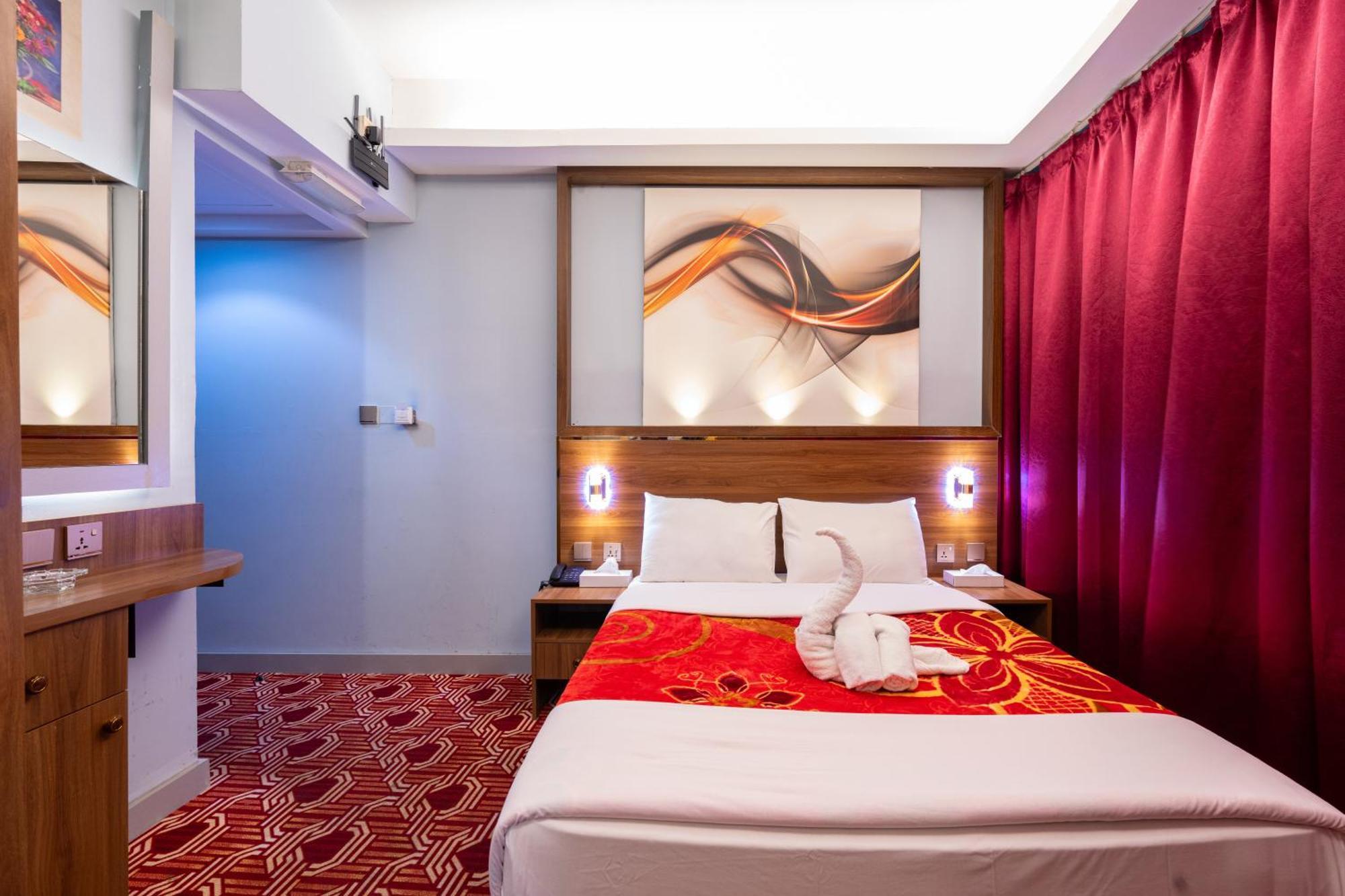 Tanha Hotel Dubai Esterno foto